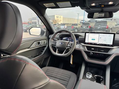 New 2026 Ford Explorer ST-Line w/ ST-Line Street Pack image 17