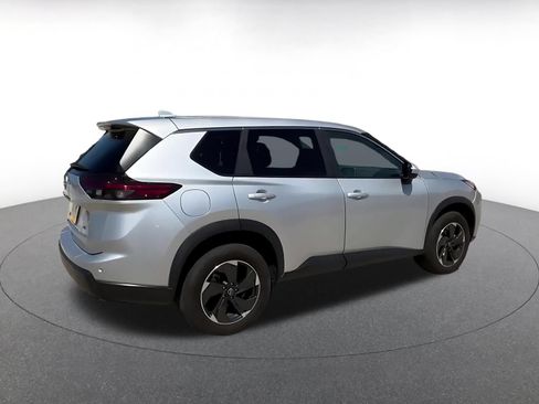 Used 2025 Nissan Rogue SV AWD/4WD image 15