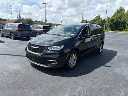 Used 2023 Chrysler Pacifica Touring-L