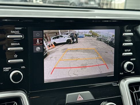 Certified 2023 Kia Sorento LX FWD image 22