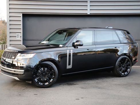 New 2026 Land Rover Range Rover Long Wheelbase SE image 1