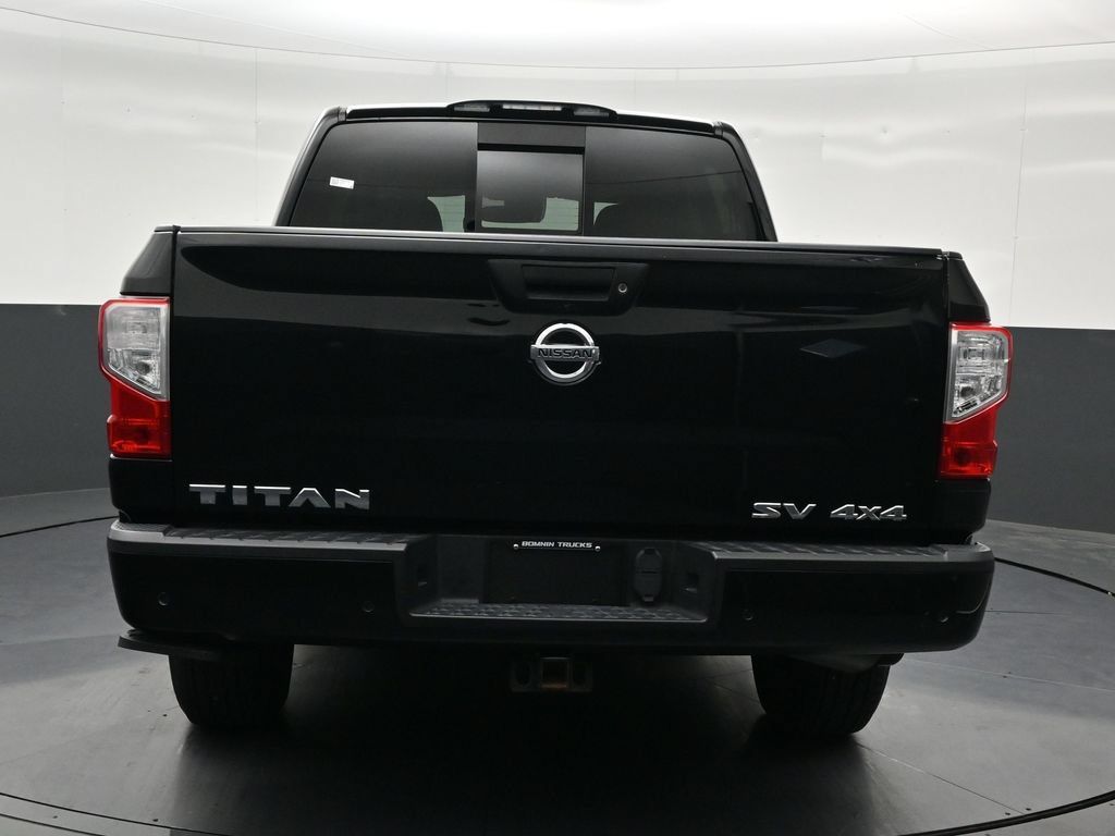 Used 2021 Nissan Titan SV w/ SV Convenience Package AWD/4WD image 4
