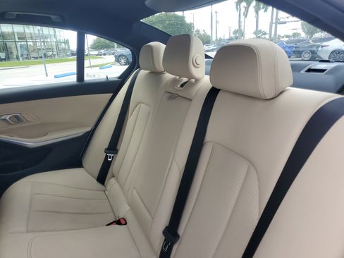 Used 2025 BMW 330i Sedan RWD image 17