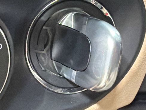 Certified 2025 Porsche Macan image 36