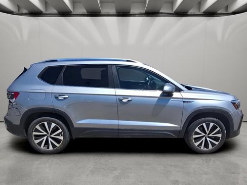 Used 2022 Volkswagen Taos SE AWD/4WD image 12