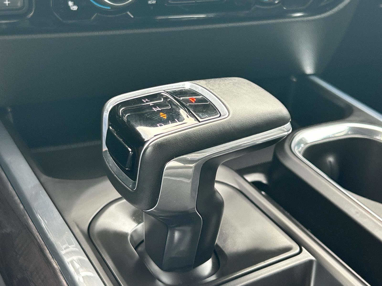 Used 2024 Chevrolet Silverado 1500 LTZ AWD/4WD image 46