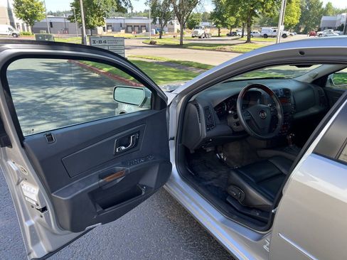 Used 2004 Cadillac CTS 3.6 w/ Preferred Equipment Group RWD image 7