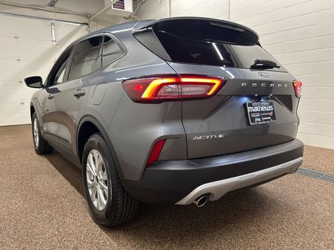 Used 2025 Ford Escape Active AWD/4WD image 4