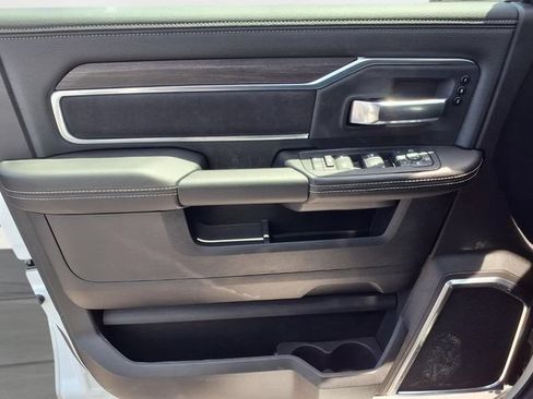 New 2026 RAM 2500 Laramie AWD/4WD image 15
