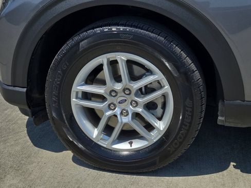 Used 2025 Ford Explorer Active AWD/4WD image 28