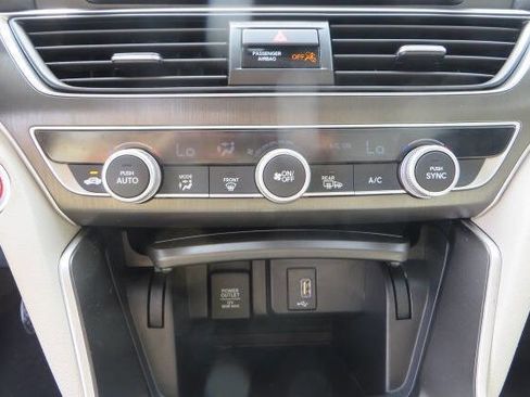 Used 2019 Honda Accord Hybrid image 26