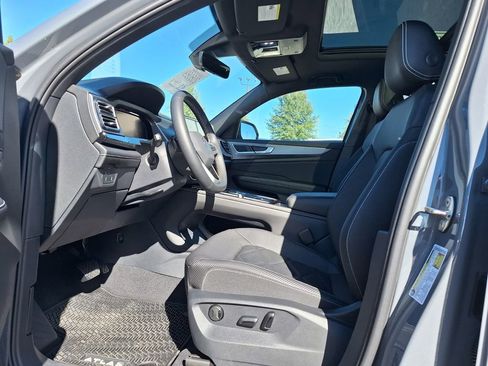 New 2026 Volkswagen Atlas Cross Sport SE image 12