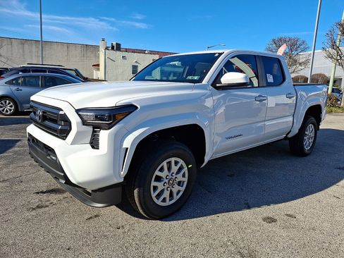 New 2026 Toyota Tacoma SR5 image 2