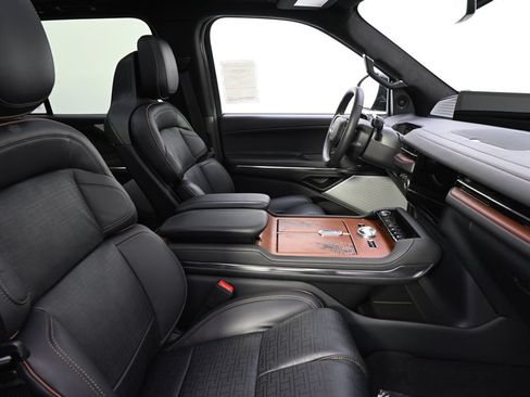 New 2026 Lincoln Navigator Black Label AWD/4WD image 15