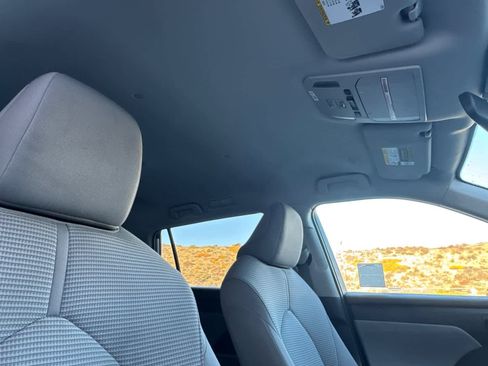 Used 2023 Toyota Highlander LE image 19