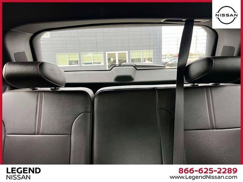 Used 2023 Chevrolet Traverse RS image 12