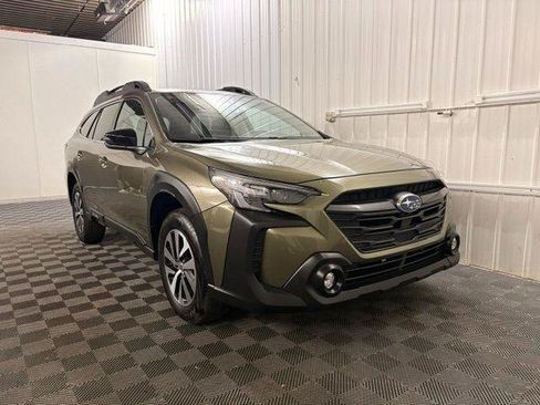 Used 2025 Subaru Outback Premium AWD/4WD image 21