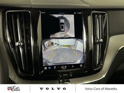Used 2025 Volvo XC60 B5 Plus image 21