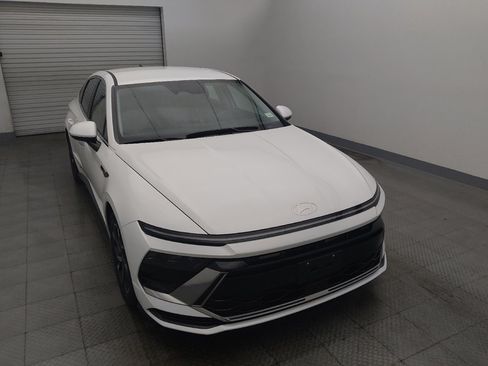 Used 2025 Hyundai Sonata SEL FWD image 14