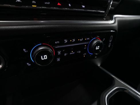 Used 2023 Chevrolet Silverado 1500 LT AWD/4WD image 20