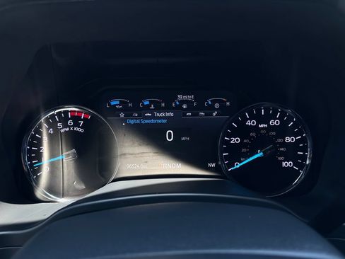 Used 2022 Ford F250 Lariat w/ Lariat Value Package AWD/4WD image 17