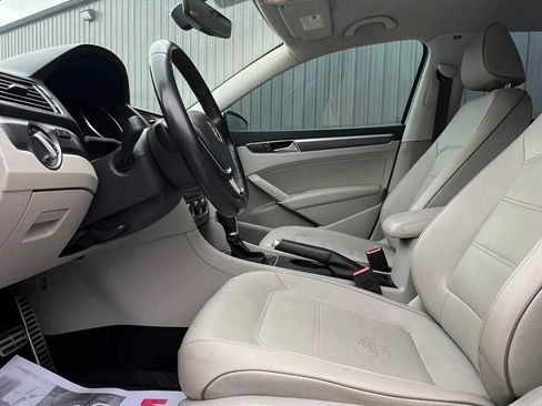 Used 2018 Volkswagen Passat 2.0T S FWD image 3