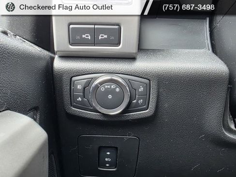 Used 2015 Ford F150 Platinum w/ Equipment Group 701A Luxury image 14