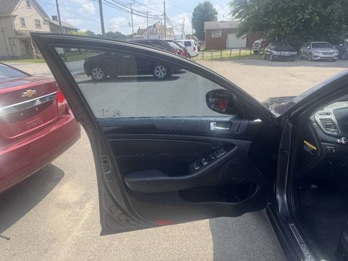 Used 2014 Kia Cadenza Premium w/ Luxury Package FWD image 9