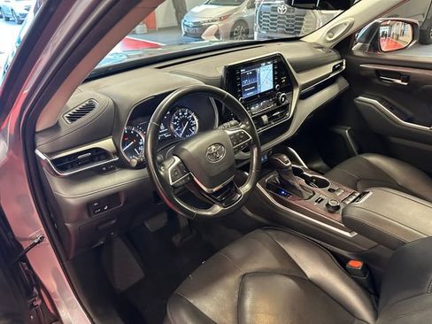 Used 2022 Toyota Highlander Limited AWD/4WD image 11