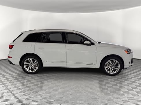 Used 2020 Audi Q7 3.0T Premium Plus w/ Premium Plus Package AWD/4WD image 8