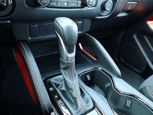 Used 2024 Nissan Frontier PRO-4X w/ Off-Road Protection Package image 17