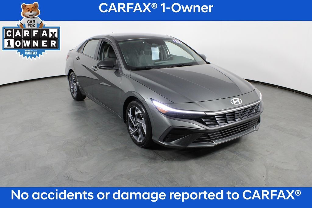 Certified 2025 Hyundai Elantra Sport FWD image 5