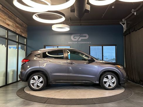Used 2019 Honda HR-V EX image 2