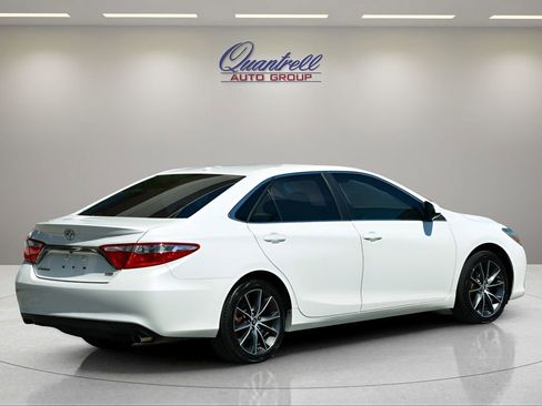 Used 2015 Toyota Camry XSE w/ Moonroof Package FWD image 4