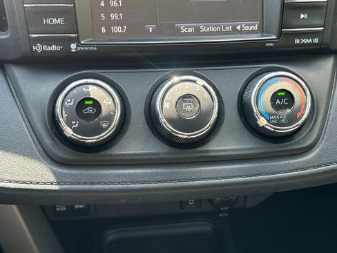 Used 2017 Toyota RAV4 LE FWD image 24