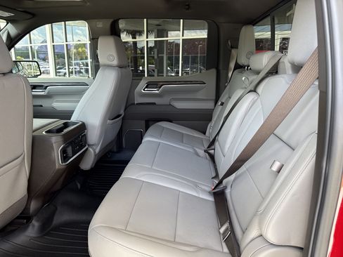 Used 2025 GMC Sierra 1500 SLT w/ SLT Premium Plus Package AWD/4WD image 30