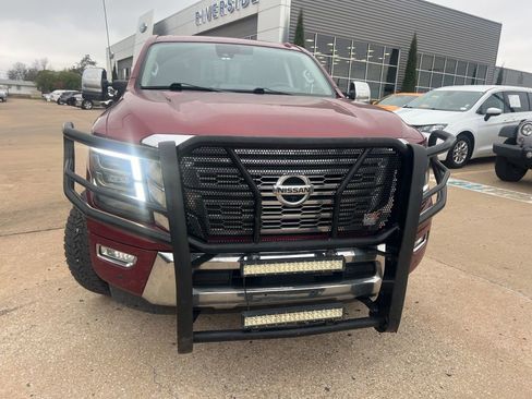 Used 2020 Nissan Titan SL w/ Moonroof Package image 2