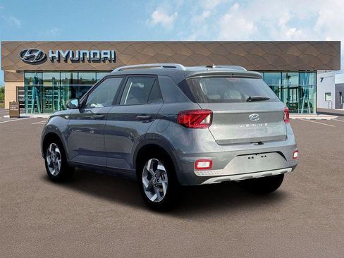 New 2026 Hyundai Venue SEL FWD image 5
