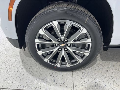 New 2026 Chevrolet Suburban High Country image 32