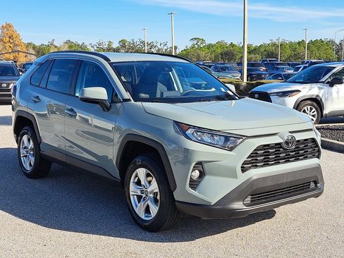 Used 2021 Toyota RAV4 XLE image 2
