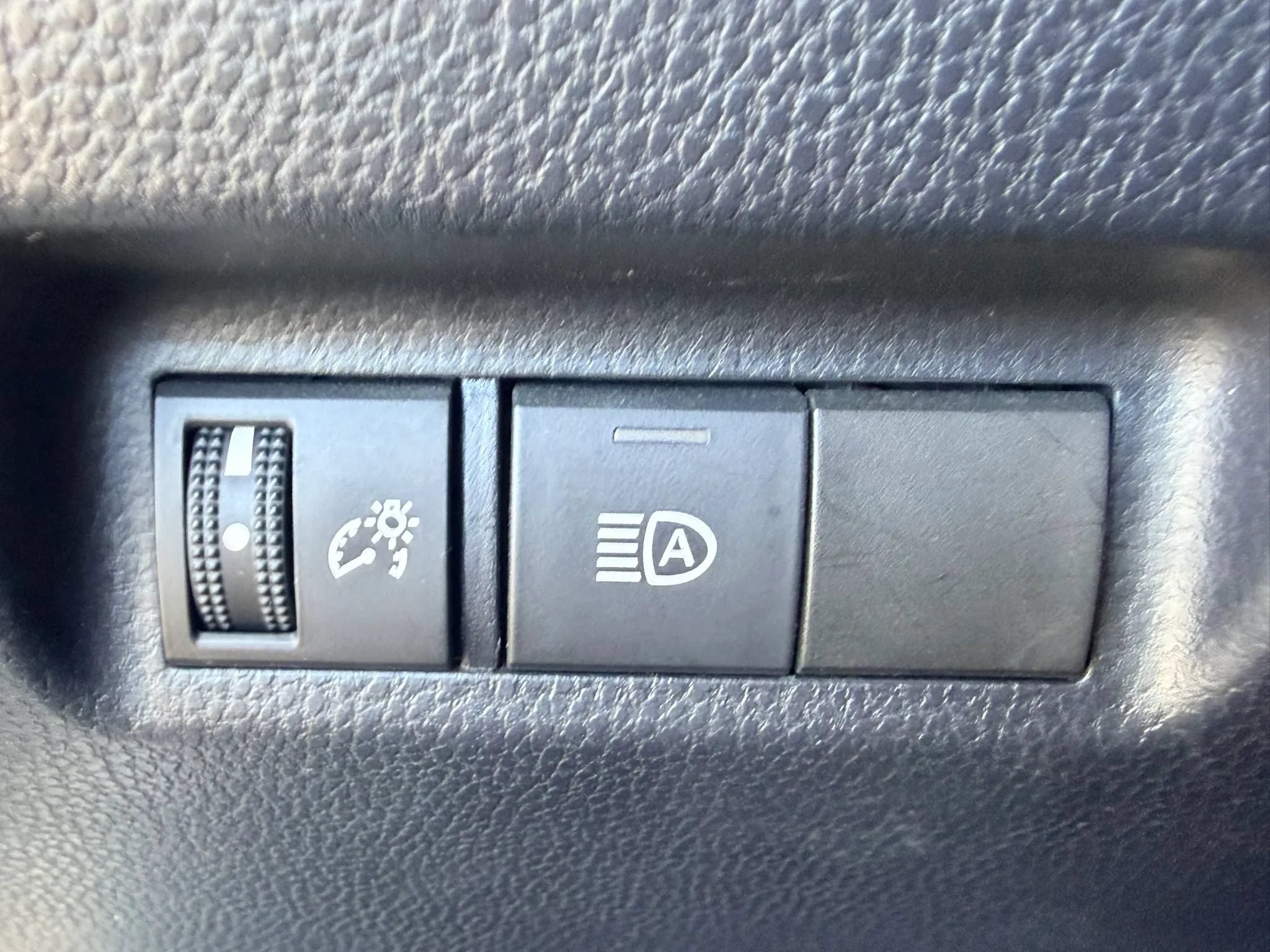 Used 2020 Toyota RAV4 XLE w/ Carpet Mat Package AWD/4WD image 20
