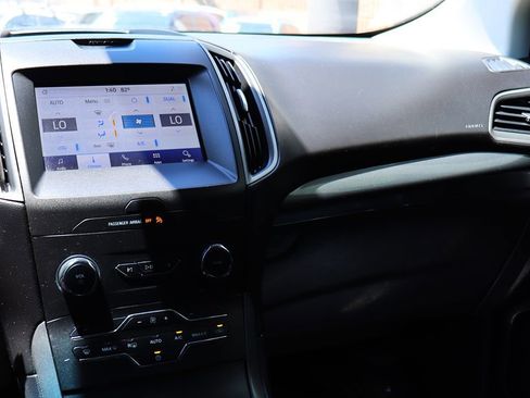 Used 2020 Ford Edge SE FWD image 43