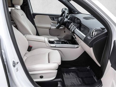 Used 2021 Mercedes-Benz GLB 250 4MATIC image 26