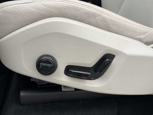 Certified 2023 Volvo XC90 B6 Plus w/ Protection Package Premier AWD/4WD image 30