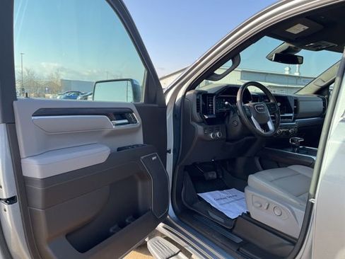 Used 2025 GMC Sierra 1500 SLT w/ SLT Premium Plus Package image 8