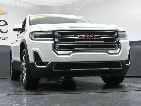 Used 2021 GMC Acadia SLT w/ Technology Package FWD image 3