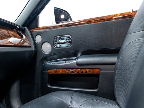 Used 2012 Rolls-Royce Ghost RWD image 17