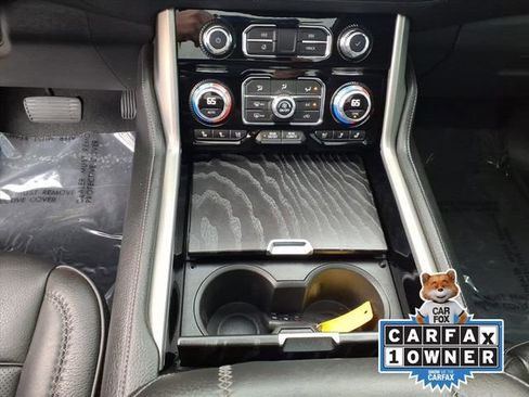 Used 2021 GMC Yukon Denali w/ Denali Premium Package image 18