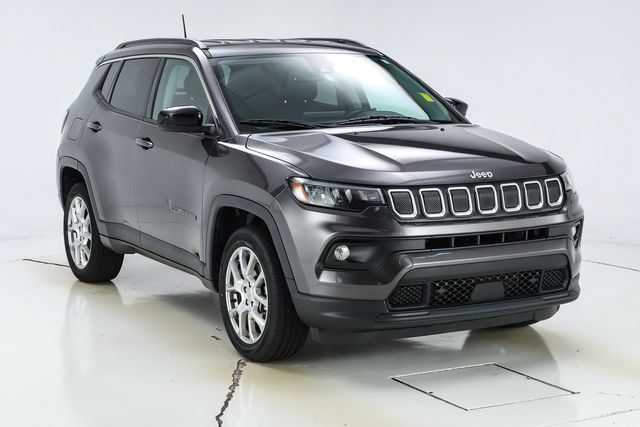 Used 2022 Jeep Compass Latitude AWD/4WD image 19