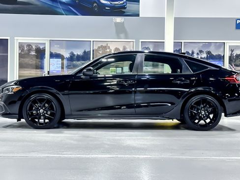 Used 2024 Honda Civic Sport image 2